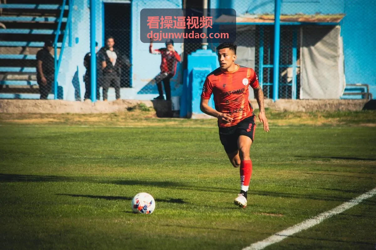 情侣共赏丝袜视频场景 看操逼视频